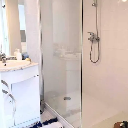 アパート T2 Proche Mer Avec Parking Jardin Et Terrasse *